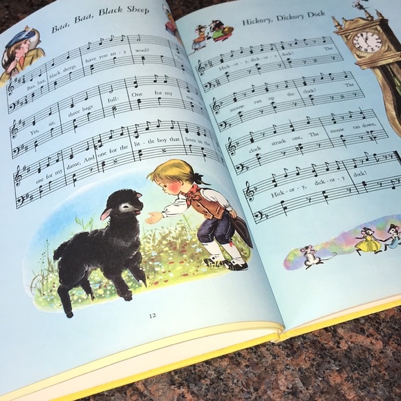 Vintage 70s CHILDRENS SONG Book~1977 Printing~Great Graphics - Picture 7 of 8